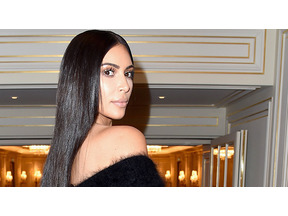 キム・カーダシアン、パリの高級レジデンスで銃を突きつけられ強盗被害に 画像