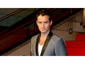 ジュード・ロウ、昨秋誕生した娘とついに対面 画像