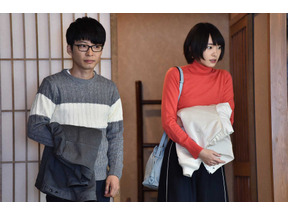 新垣結衣＆星野源、“新婚旅行”でダブルベッド＆混浴に挑む!? 「逃げ恥」第6話 画像