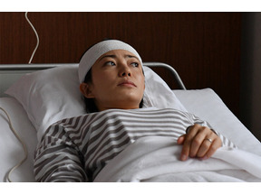 家族を奪われていく“亜紀”菅野美穂にさらなるピンチが…「砂の塔」第8話 画像