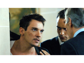 ジョナサン・リス＝マイヤーズが空港で泥酔、UA機から搭乗を拒否される 画像