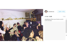 ケイティ・ペリー＆オーランド・ブルーム、友人の誕生日会でカラオケ 画像