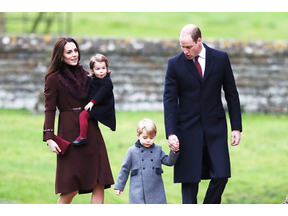 ジョージ王子＆シャーロット王女、クリスマス礼拝で注目を浴びる 画像