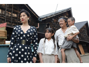 篠原涼子、一人二役初挑戦！対照的な親子の姿を描く「愛を乞うひと」今夜放送 画像