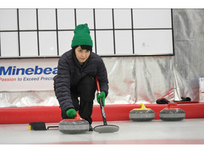 松たか子らカーリングに挑戦！「筋肉痛が心配」　「カルテット」第2話 画像