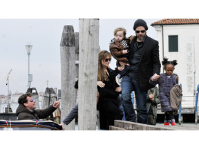 家族サービスに慈善活動…、大忙しだったブランジェリーナのイースター休暇 画像