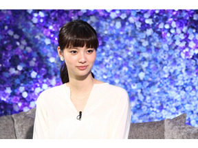 新川優愛、ハワイで幸運を運ぶウミガメと遭遇！「アナザースカイ」 画像