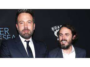 兄弟で明暗くっきり？ベン・アフレック、弟のオスカー受賞前日にラジー賞を受賞 画像