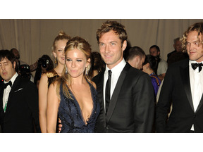 ジュード・ロウ＆シエナ・ミラーがガラ・イベントに復縁ツーショットで登場 画像