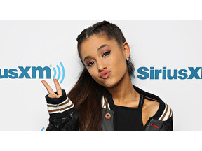 アリアナ・グランデ、24歳の誕生日に恋人からお祝いメッセージ 画像