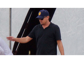 レオナルド・ディカプリオ、恋人やセレブ仲間とイタリアのリゾートで豪勢な休暇中 画像