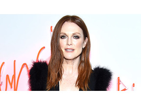 ジュリアン・ムーア、下着ブランド「トリンプ」の広告モデルに 画像