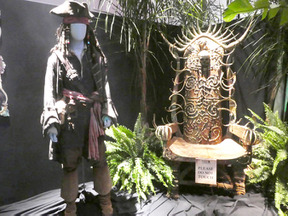 【D23】デイヴィ・ジョーンズの心臓も？『パイレーツ・オブ・カリビアン』衣装と小道具が大集合 画像