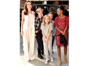 アンジェリーナ・ジョリー、子どもたちとトロント映画祭に出席 画像