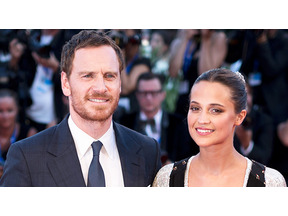 アリシア・ヴィキャンデル＆マイケル・ファスベンダー、スペインリゾートで挙式か 画像