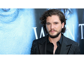 キット・ハリントン、「GOT」“ジョン・スノウ”姿でハロウィンパーティーに参加 画像