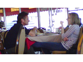 スカーレット・ヨハンソン、うわさのお相手とランチ・デート 画像