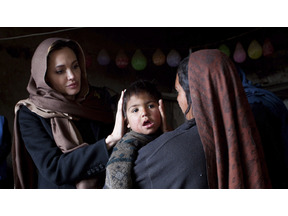 アンジー、UNHCR親善大使としてアフガニスタンを訪問、難民支援を訴える 画像