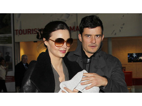 ミランダ・カー、夫のオーランド・ブルームと2か月の愛息を伴って渡仏、モデル業再開 画像