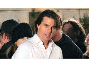 C・シーンが日本の津波被災者救済に寄付。T・クルーズらも寄付を呼びかける姿が 画像