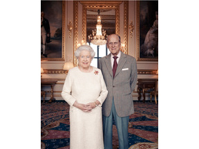 エリザベス女王＆フィリップ殿下、結婚70周年記念写真を公開 画像