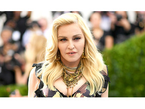 マドンナ、18歳で撮影されたヌード写真がオークションに 画像