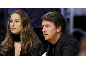 エドワード・ノートン、長年の恋人とゴールイン！　元カノからも祝福の言葉 画像