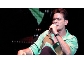 ついにスタート！　波乱含みのチャーリー・シーンのトーク・ライブ 画像