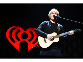 エド・シーランが婚約を発表 画像