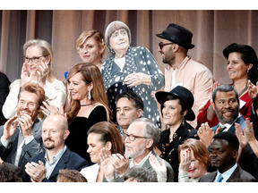 オスカーのランチパーティー開催、最も注目を集めたのは等身大ダンボール!? 画像