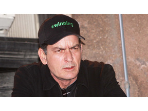 C・シーン、竜巻被災者支援のサイト立ち上げ　百ドル以上寄付にはサインボール贈呈 画像