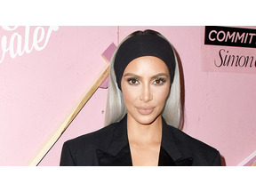 キム・カーダシアン、髪をピンクに染めて来日 画像