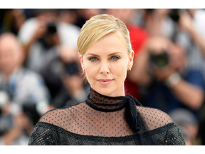 シャーリーズ・セロン、マリファナの愛好者だった過去告白 画像