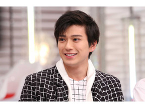 新田真剣佑の“タピオカ”にはしゃぐ姿に「まじ可愛すぎ」と黄色い声！ 画像