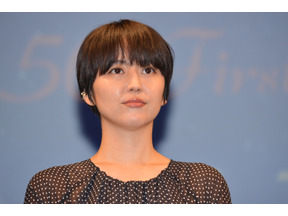 長澤まさみ、番組が建てた学校の現在に感動…「行列のできる法律相談所」 画像