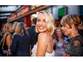 マーゴット・ロビー、結婚前に「ハリポタ」テーマのストリップパーティー!? 画像