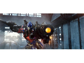 シャイア・ラブーフが再び戦いの渦中へ…シリーズ第2弾『トランスフォーマー／リベンジ』放送 画像