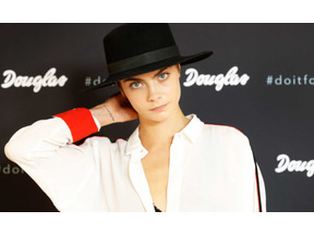 カーラ・デルヴィーニュ、豪華セレブたちと誕生日をお祝い！うわさの“彼女”も!? 画像