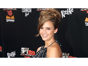 ジェシカ・アルバ、第2子の女児誕生をフェイスブックで発表  画像