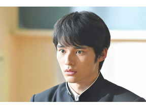 本作デビューの岡田健史「横顔が素晴らしい」の声続出…「中学聖日記」1話 画像