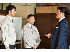 古坂大魔王の熱演に「机にもペンを刺してましたね」の声…「下町ロケット」第3話 画像