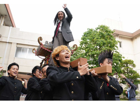 ゲストの山田孝之に「えげつないほど変態な顔」と絶賛の声…「今日から俺は！！」第6話 画像