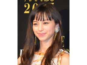 中条あやみが今年1番スゴいと思ったタレントとは…「行列のできる法律相談所」 画像