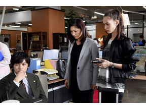 元「欅坂」今泉佑唯と“手つなぎ”北村匠海に「どんな徳を積んだ？」の声…「グッドワイフ」第6話 画像