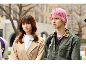 横浜流星の“引き寄せハグ”、“葉っぱまみれ”中村倫也に「全部持ってかれた」…「初めて恋をした日に読む話」第7話 画像