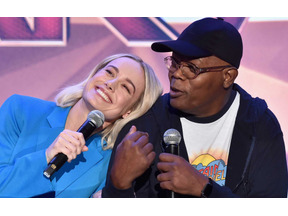 ブリー・ラーソン＆サミュエル・L・ジャクソン、「シャロウ」のパロディ披露 画像