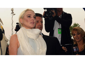 リンジー・ローハン、カリフォルニアの刑務所から5時間弱で出所 画像