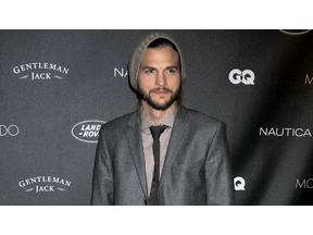 アシュトン・カッチャーのTwitterアカウントが炎上、本人がつぶやき自粛を宣言 画像