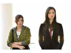 吉川愛、『クロサギ』以来11年ぶりの山下智久との共演に感慨の声…「インハンド」4話 画像