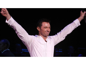 ヒュー・ジャックマン、自身の公演でチャリティを敢行。3週間で85万ドル超を集める 画像